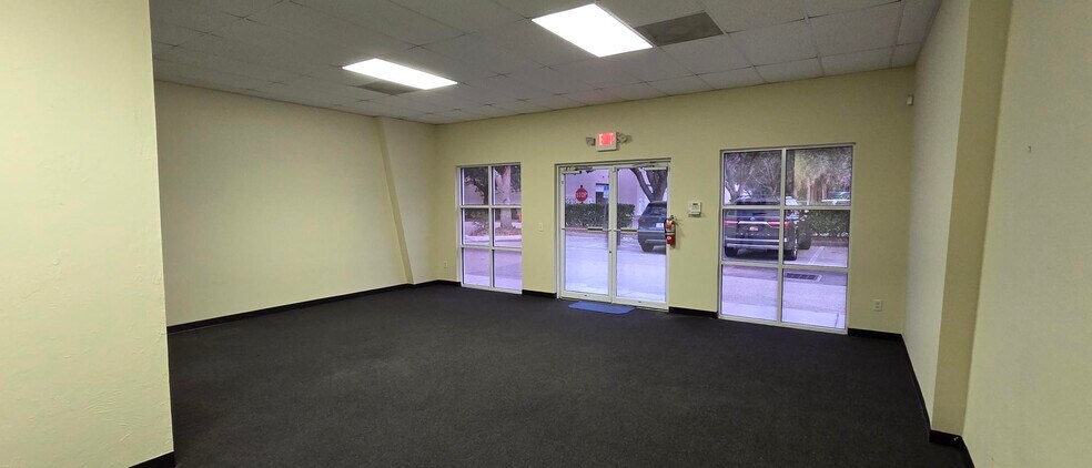 More Photos Of 9201 Brookwood Ct, Bonita Springs Showroom For Sale