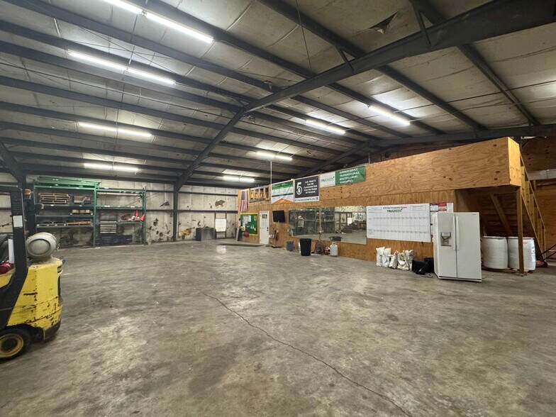 More Photos Of 12483 Dedeaux Rd, Gulfport Office For Sale