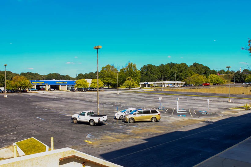 More Photos Of 2731 Candler Rd, Decatur General Retail For Lease
