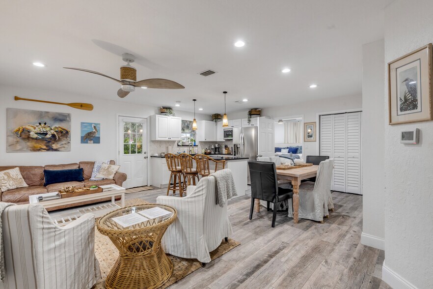 More Photos Of 801 Canal St, New Smyrna Beach Office For Sale