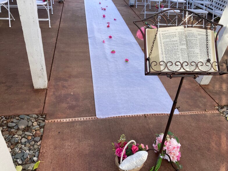 More Photos Of 870 Hartnell Ave, Redding Garden Center For Sale