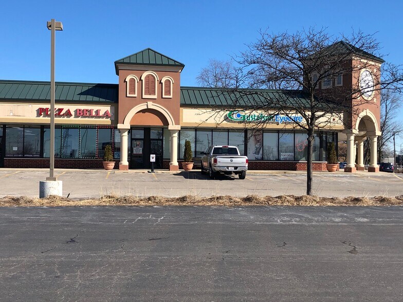 More Photos Of 90-124 W Northwest Hwy, Palatine Unknown For Lease