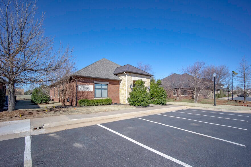 More Photos Of 9433 N Kelley Ave, Oklahoma City Office For Sale