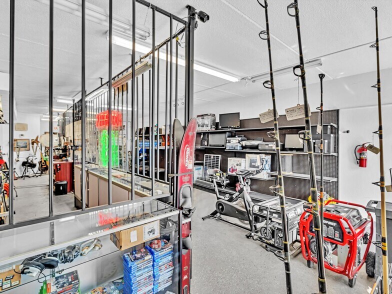 More Photos Of 571-573 SW 27th Ave, Fort Lauderdale Freestanding For Sale