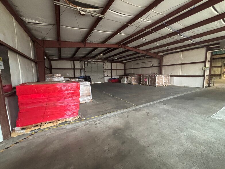 More Photos Of 1811 Florida Ave, Quincy Warehouse For Lease