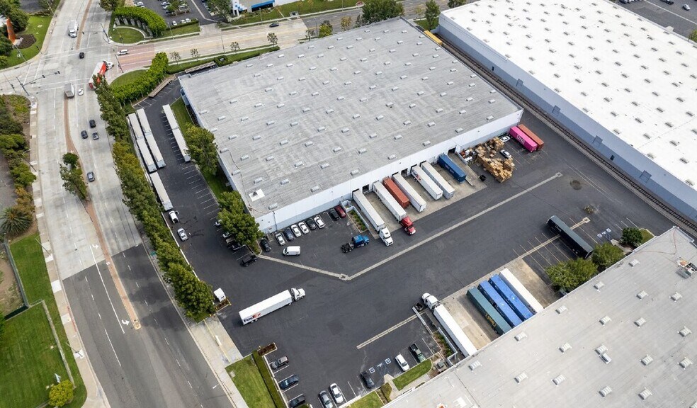 More Photos Of 20595 Business Pky, City of Industry Warehouse For Lease