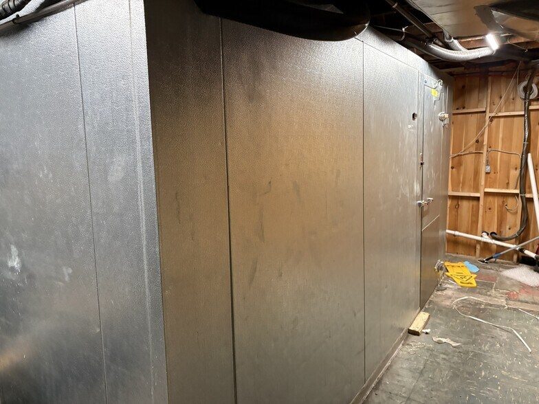 More Photos Of 944 Elm St, Manchester Storefront Retail Office For Lease