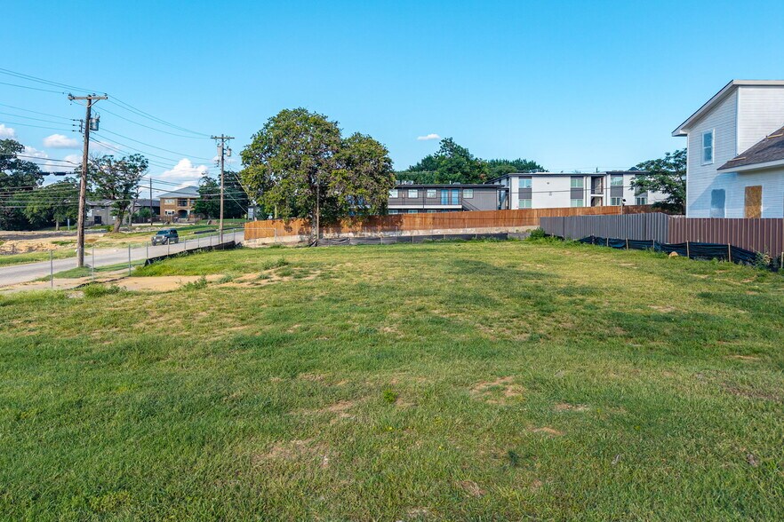 More Photos Of 722 N Marsalis Ave, Dallas Land For Sale