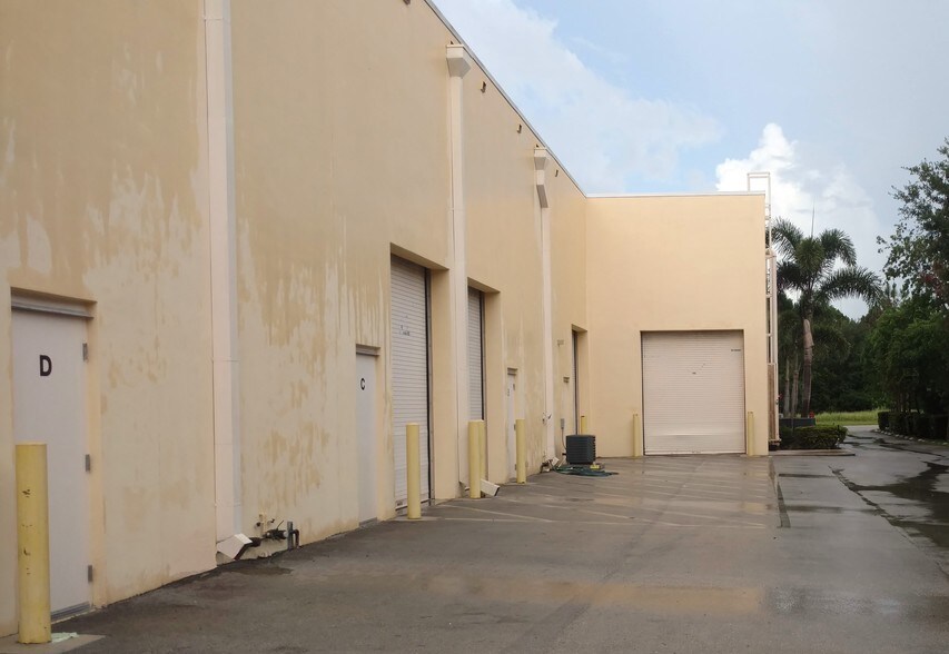 More Photos Of 15828 Mercantile Ct, Jupiter Warehouse For Sale