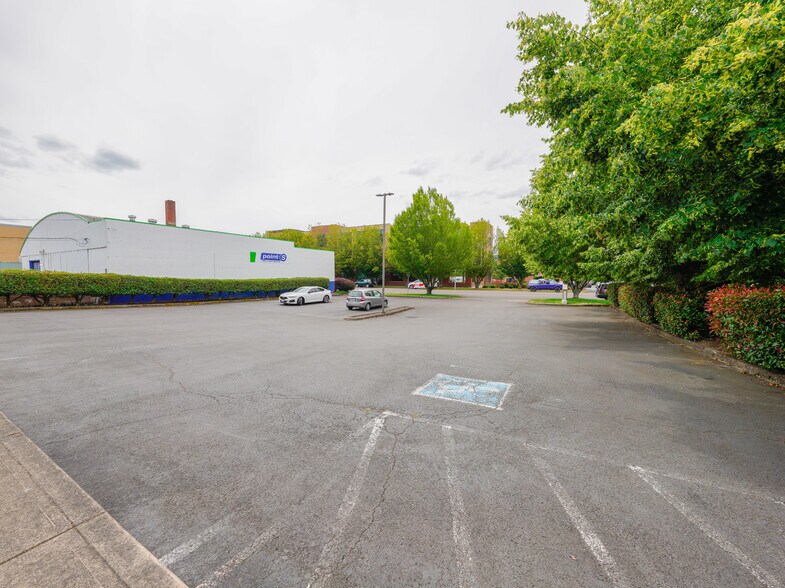 More Photos Of 760-762 High St NE, Salem Medical For Lease