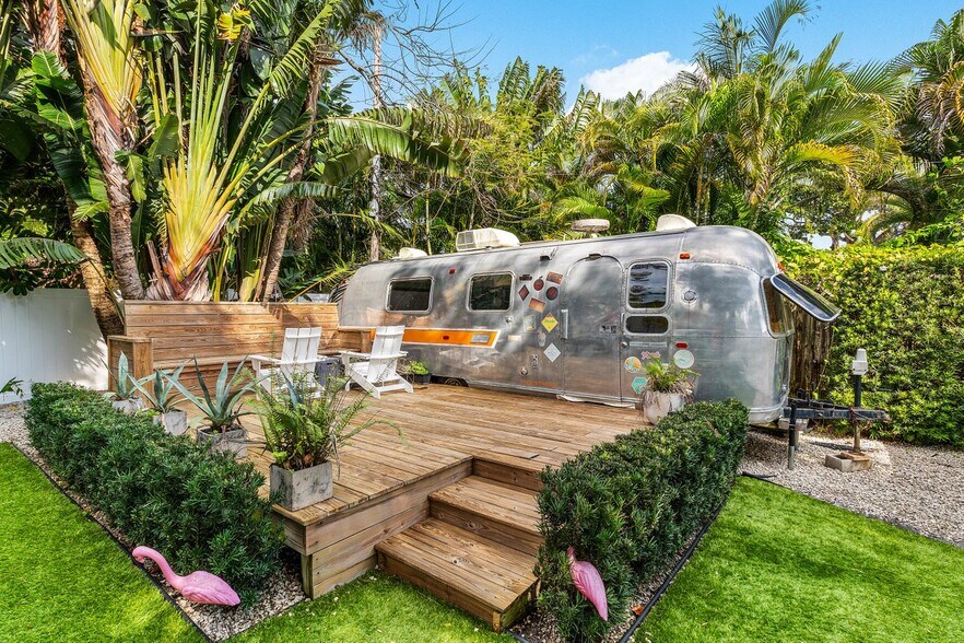 More Photos Of 103 NE 4th St, Delray Beach Office Residential For Sale