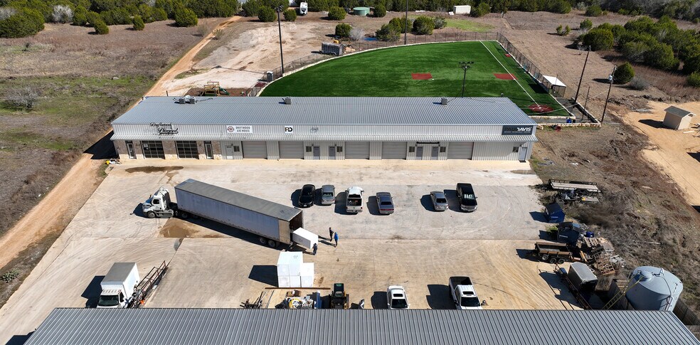 More Photos Of 18992 Ranch to Market 150 rd, Driftwood Showroom For Lease