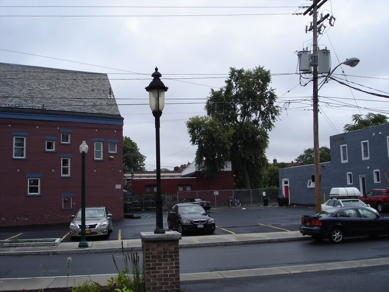 More Photos Of 402 Union St, Schenectady Storefront Retail Residential For Sale