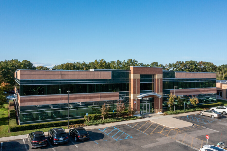 Primary Photo Of 4 Technology Dr, Setauket Medical For Lease