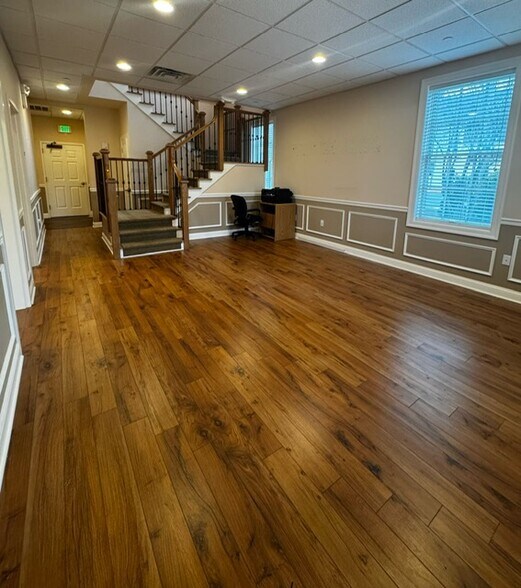 More Photos Of 42 E Main St, Freehold Medical For Lease