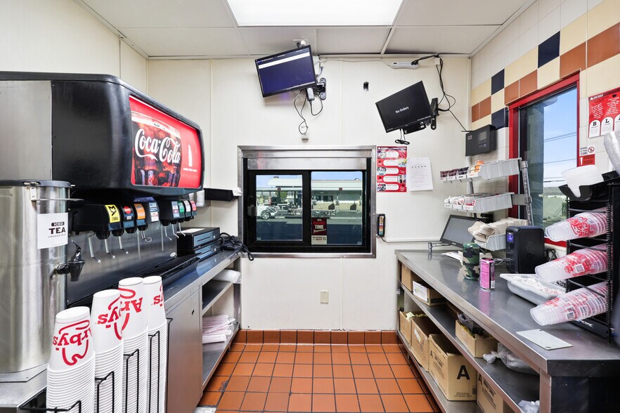 More Photos Of 310 S Boulder Hwy, Henderson Fast Food For Lease