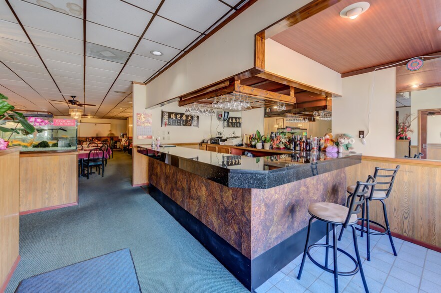 More Photos Of 2428 S Brentwood Blvd, Saint Louis Restaurant For Sale