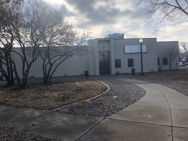 Primary Photo Of 315 W 3rd St N, Newton Office For Sale