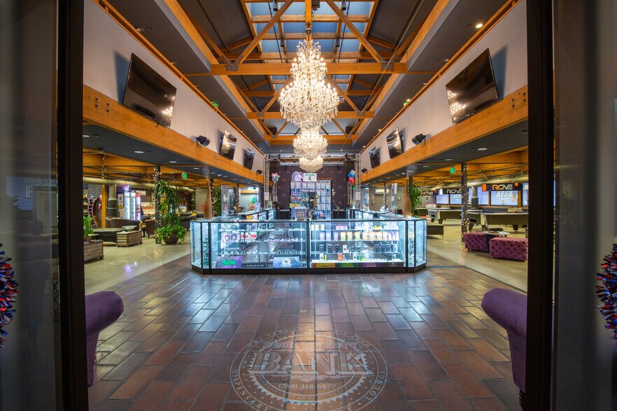 More Photos Of 296 S Palm Canyon Dr, Palm Springs Storefront Retail Office For Sale