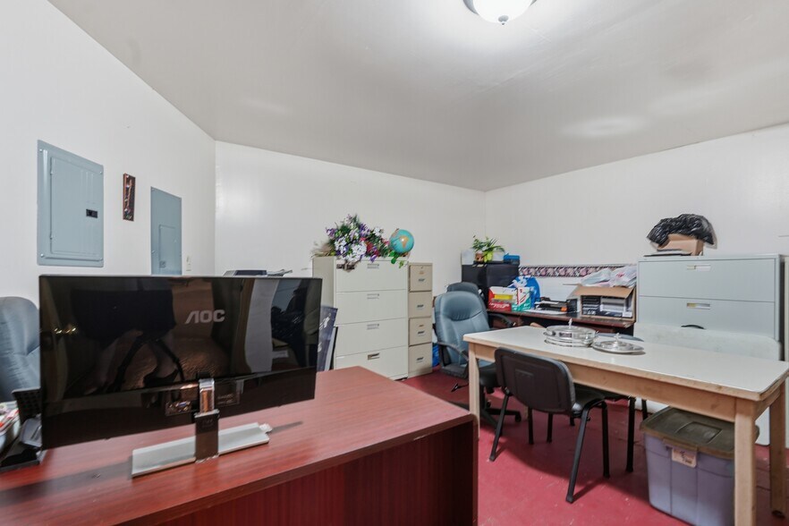 More Photos Of 1142-1148 Broadway, Camden Flex For Sale