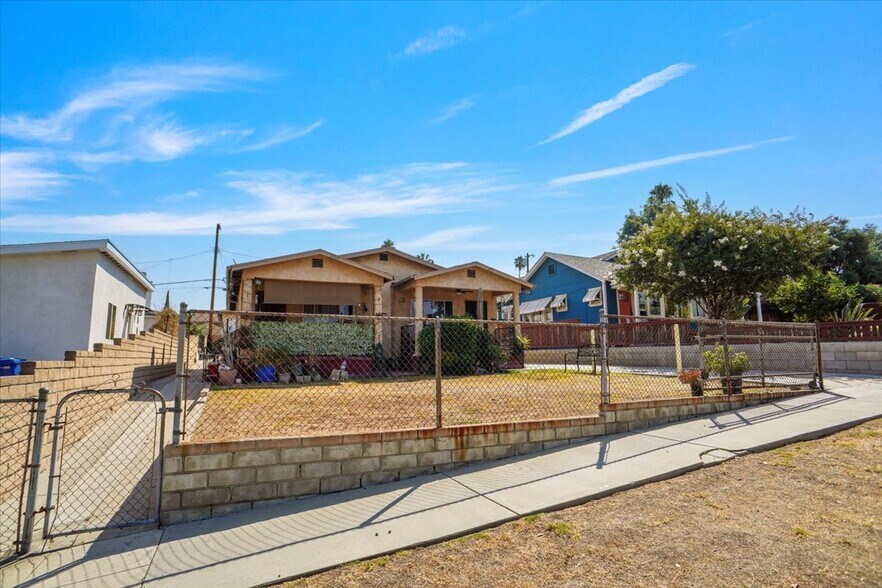 More Photos Of 2737 Avenue 30, Los Angeles Apartments For Sale