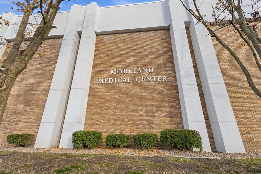 More Photos Of 1111 Delafield St, Waukesha Medical For Lease