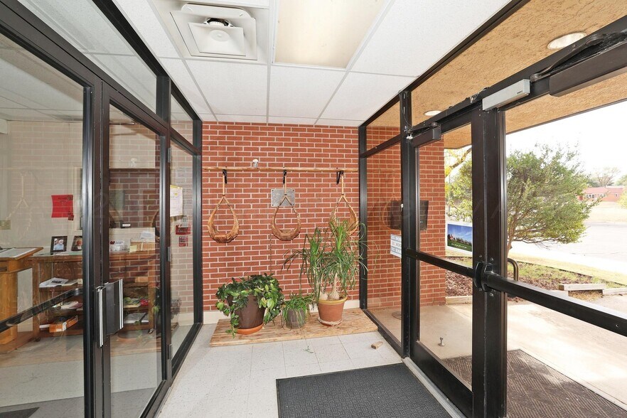 More Photos Of 4714 NW 4th Ave, Amarillo Religious Facility For Sale