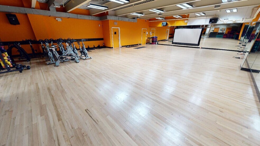 More Photos Of 65-75 Woodhaven Blvd, Flushing Storefront Retail Office For Sale