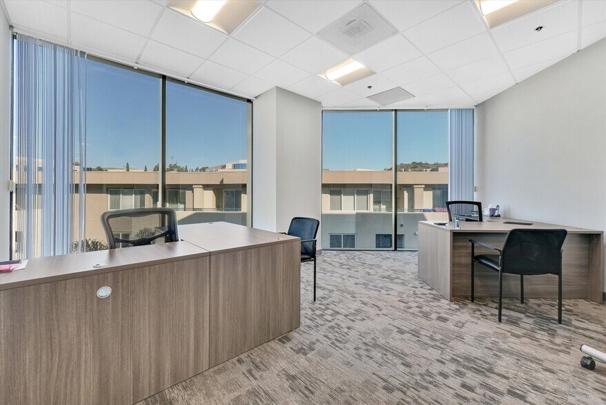 More Photos Of 1 Pointe Dr, Brea Office For Lease
