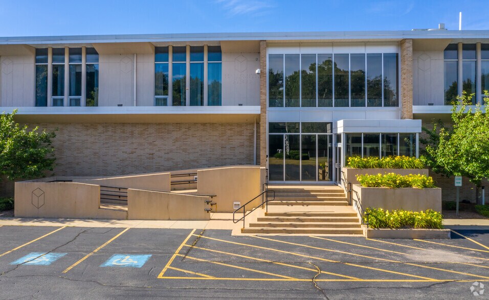 More Photos Of 380 S Worcester St, Norton Warehouse For Lease