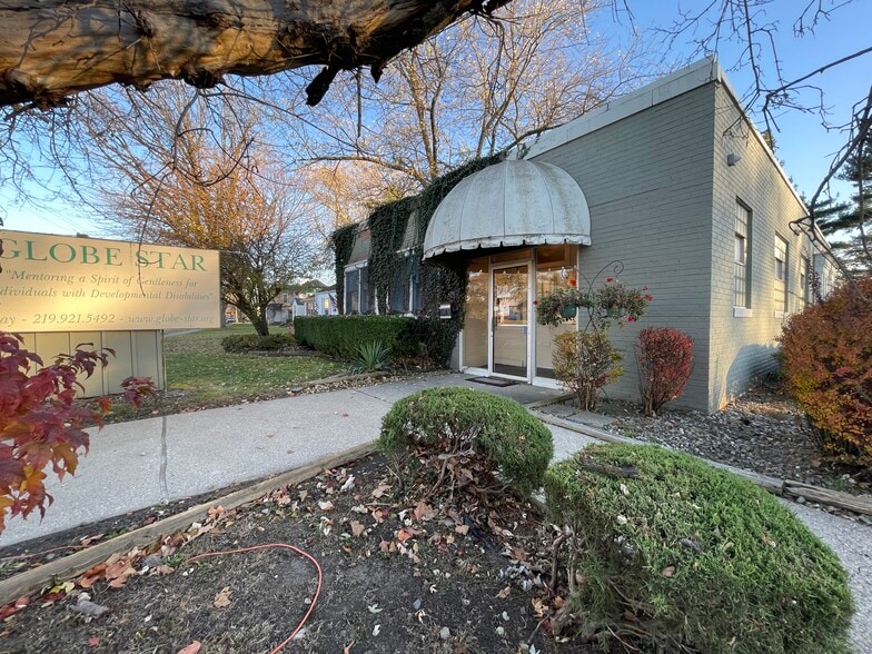 More Photos Of 621 Broadway, Chesterton Medical For Sale