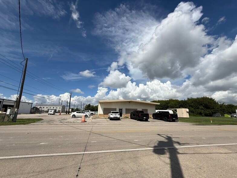 More Photos Of 201 N 16th St, La Porte Industrial For Sale
