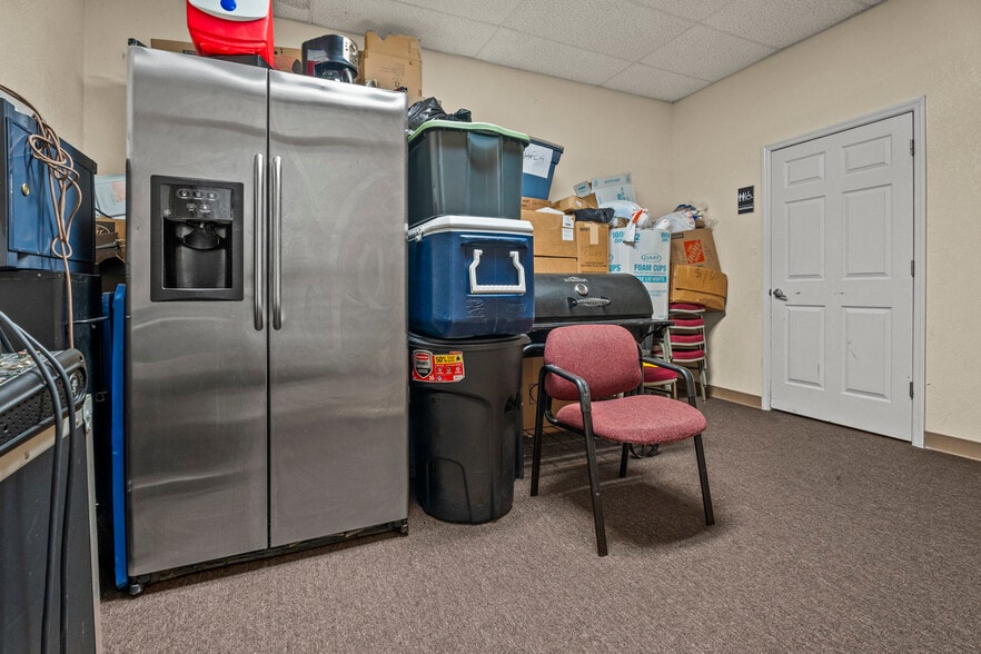 More Photos Of 3239 Old Winter Garden Rd, Orlando Flex For Sale