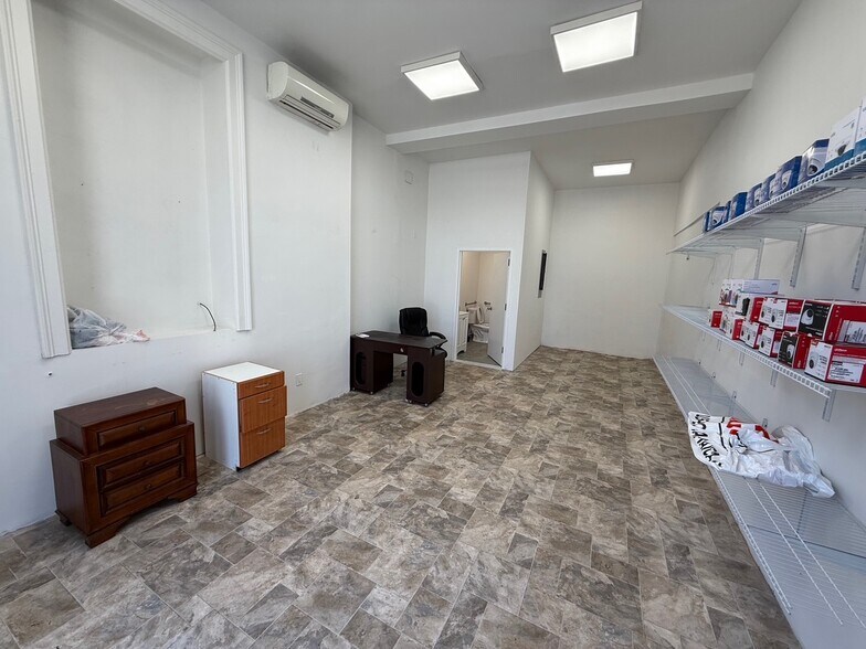More Photos Of 115-20 Jamaica Ave, Richmond Hill Office For Lease