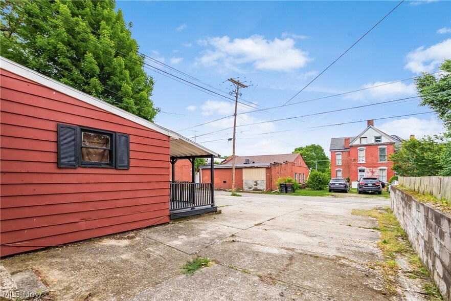 More Photos Of 320 Woodlawn Ave, Zanesville Apartments For Sale