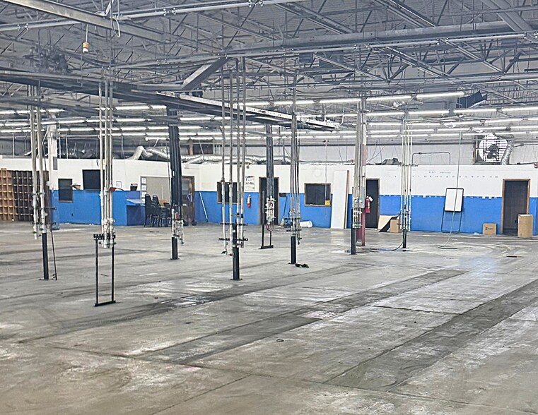 More Photos Of 342 Shelbyville Mills Rd, Shelbyville Manufacturing For Lease