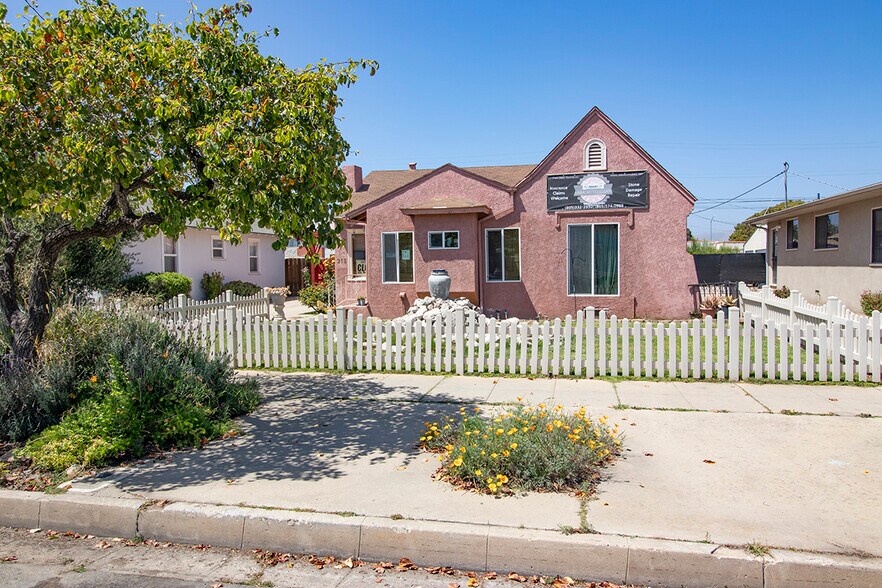 Primary Photo Of 215 E Fesler St, Santa Maria Storefront For Sale