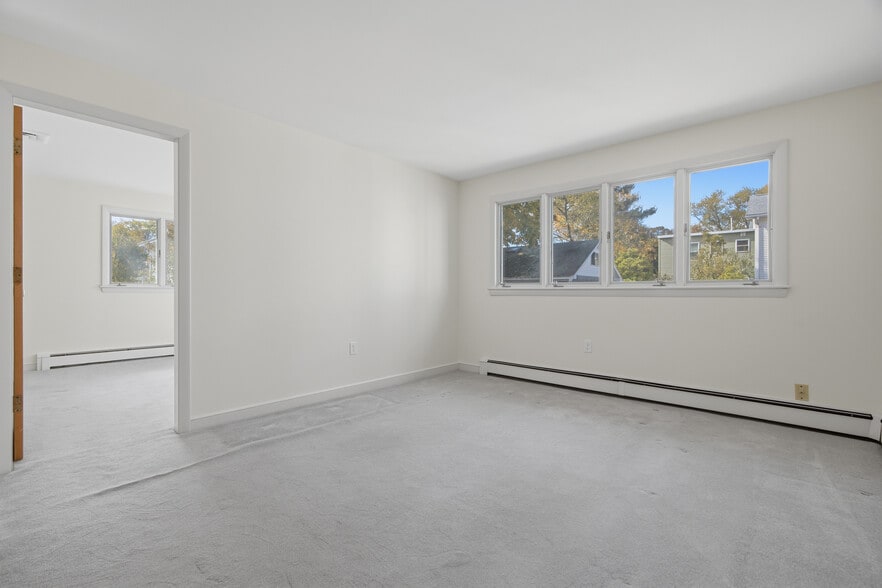 More Photos Of 37 Washington Ave, Waltham Multifamily For Sale