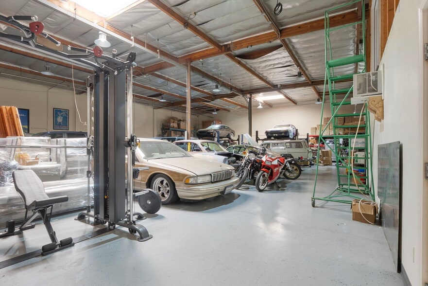 More Photos Of 15591 Container Ln, Huntington Beach Warehouse For Sale