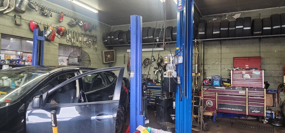 More Photos Of 100 E Broadway, Monticello Auto Repair For Sale