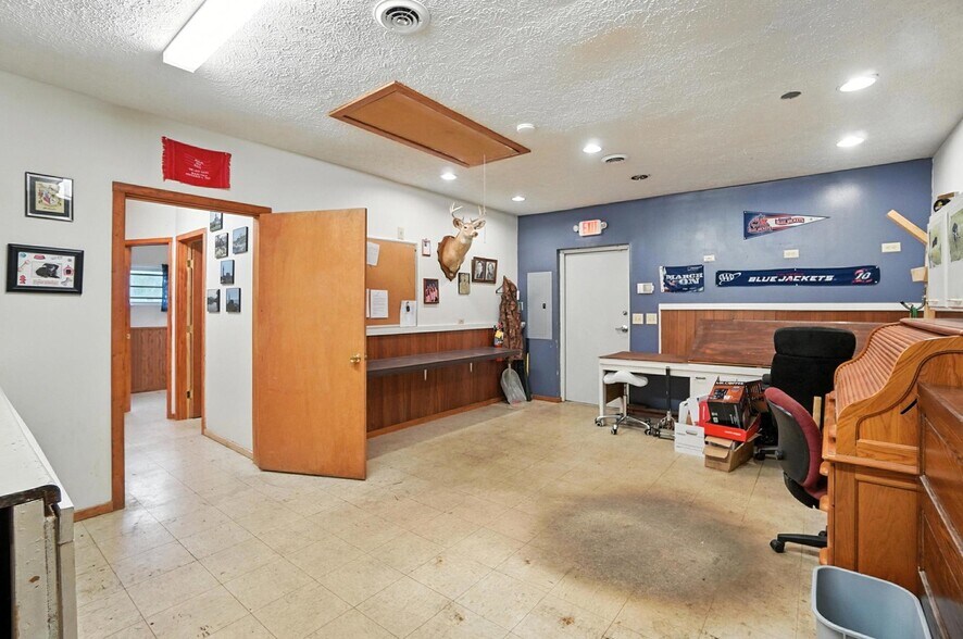 More Photos Of 103 Quinter Farm Rd, Englewood Freestanding For Sale
