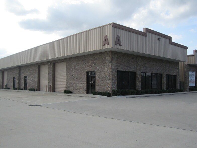 More Photos Of 10963 Cutten Rd, Houston Unknown For Lease