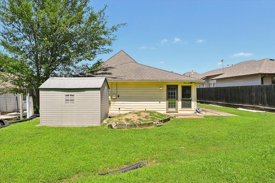 More Photos Of 4940 E 73rd St, Tulsa Office For Sale