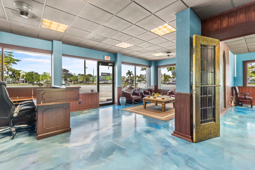 More Photos Of 2095 NW Federal Hwy, Stuart Freestanding For Sale