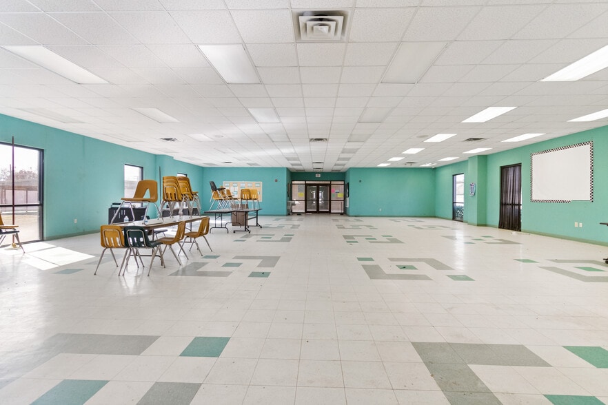 More Photos Of 214 N School St, Winfield Light Distribution For Sale