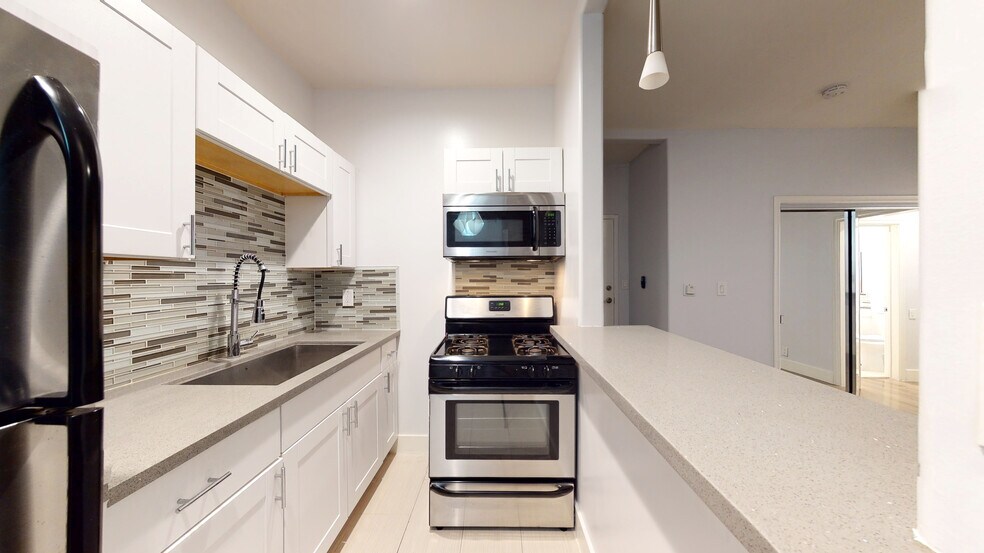 More Photos Of 250 S Kenmore Ave, Los Angeles Apartments For Sale