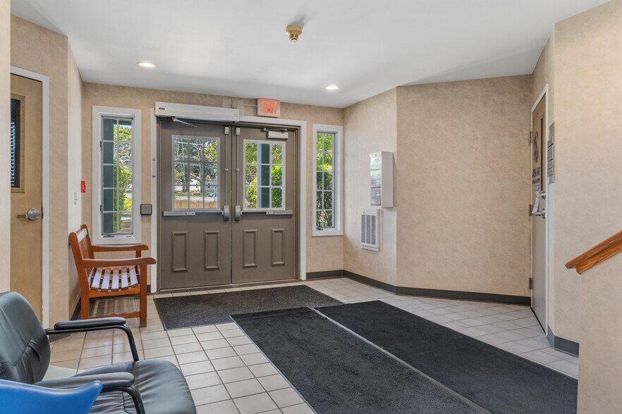 More Photos Of 320 Phillips St, North Kingstown Medical For Sale