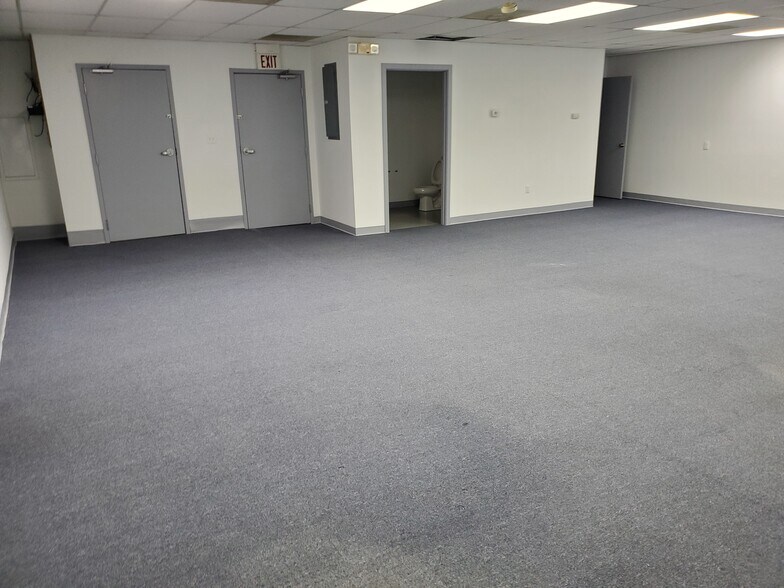 More Photos Of 669 Boston Post Rd, Guilford Medical For Lease