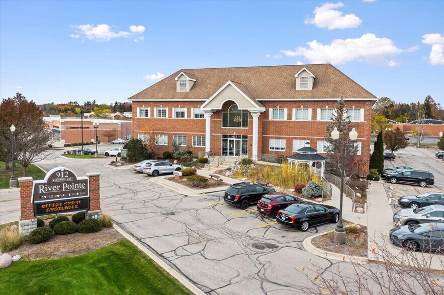More Photos Of 912 Northwest Hwy, Fox River Grove Medical For Sale