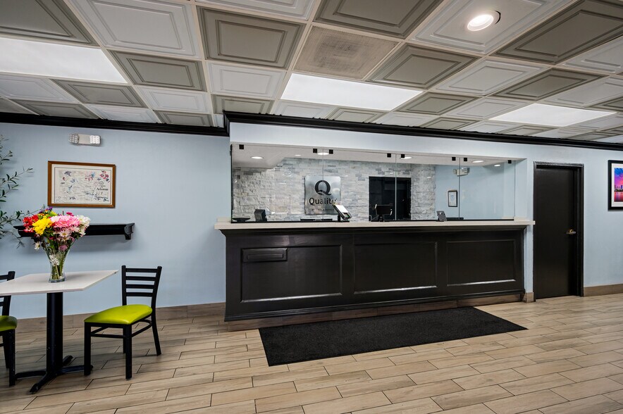 More Photos Of 500 W 29th St, North Little Rock Hotel For Sale
